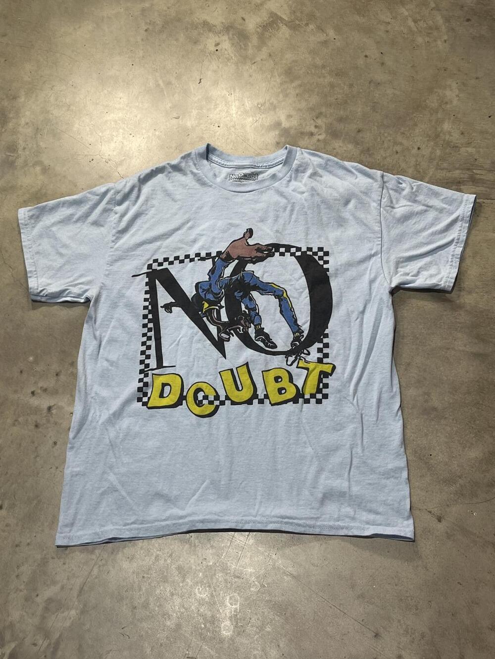 No Doubt Preowned Large T-shirt - Picture 2 of 5